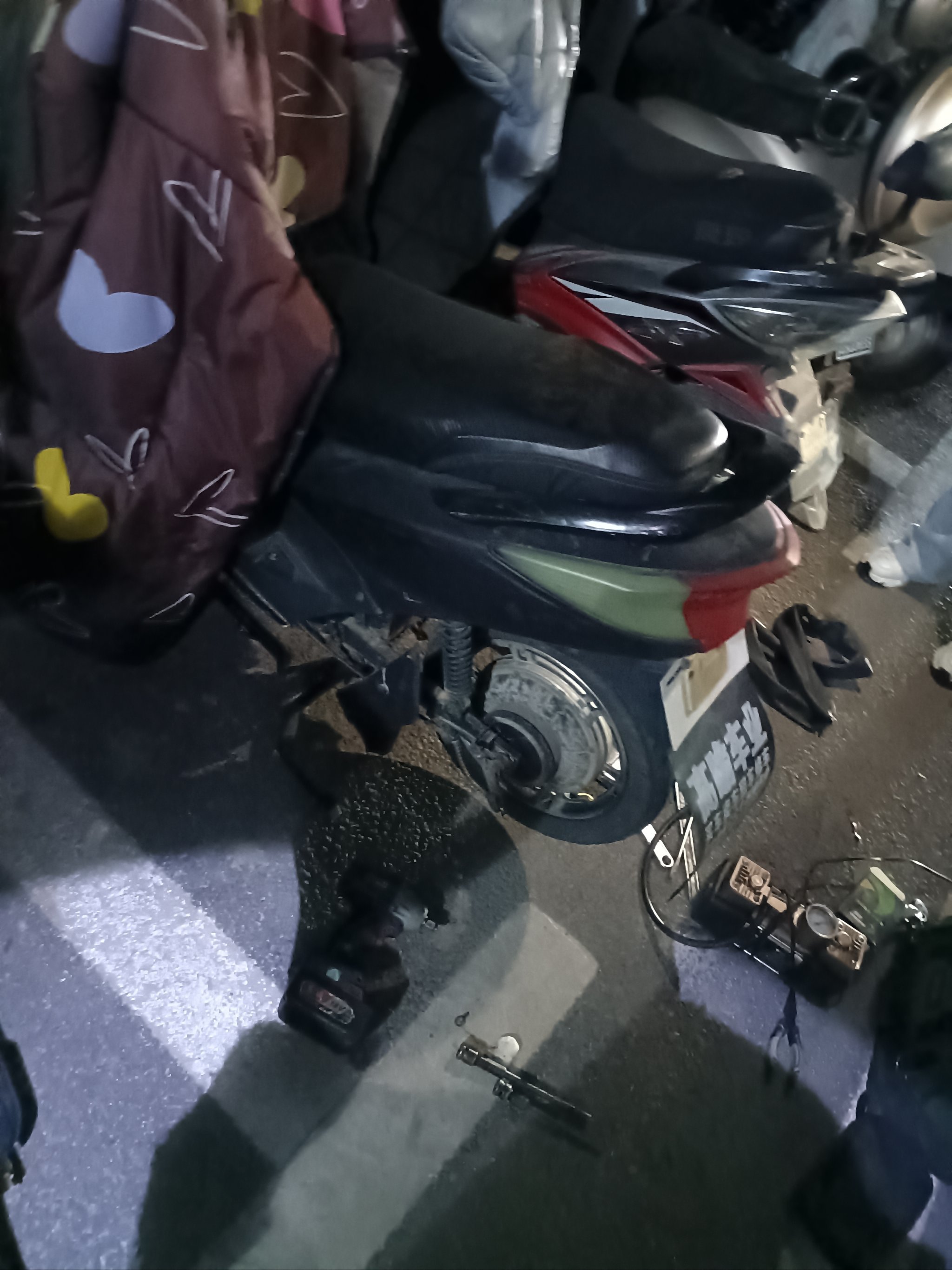 晚上也有上门维修电动车师傅,电动车车胎更换