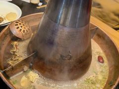 -果松木炭酸菜铜火锅·外婆参鸡汤