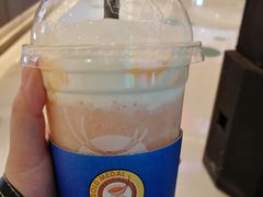 珞珈樱花拿铁-瑞幸咖啡(泉州中骏世界城金街店)