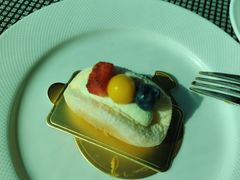 -亚洲国际大酒店·云顶阁旋转自助餐厅