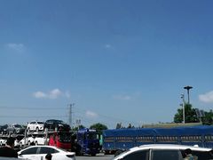 -辽河服务区-停车场