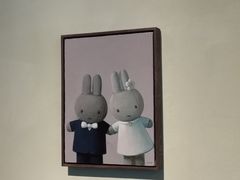 -Nathalie Djurberg与Hans Berg“牛皮纸包裹的月亮”-Prada荣宅当季展览