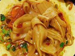 -签多多串串香火锅