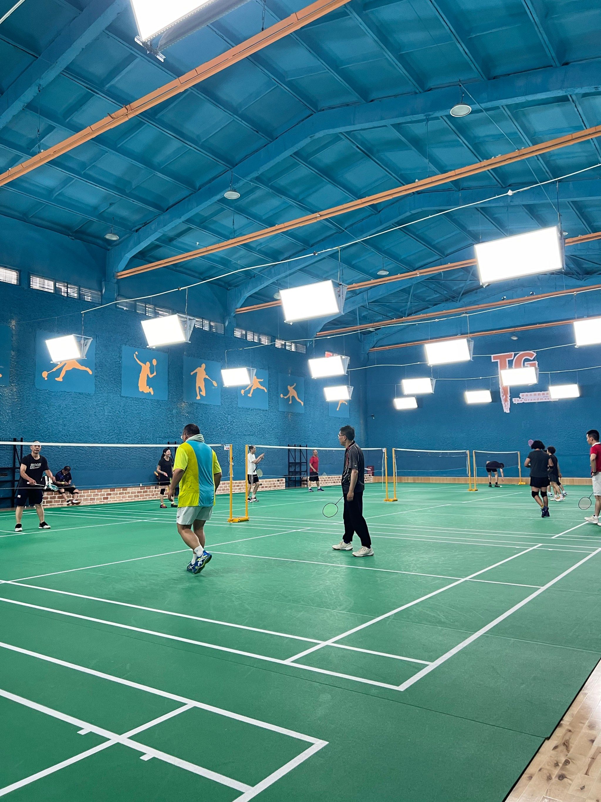 室内球场的运动热