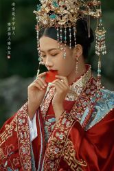 -乐派诗婚纱摄影