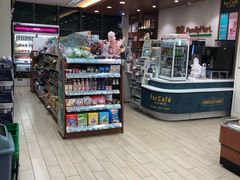 -全家便利店(沪太路三店)