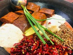 -四小区火锅·巷子里的重庆火锅(花照壁店)