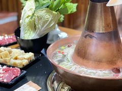 -果松木炭酸菜铜火锅·外婆参鸡汤