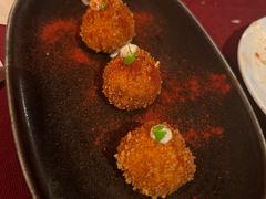 黑松露蘑菇奶油球配蒜香酱-BROWNSTONE布朗石西班牙餐厅(富城店)