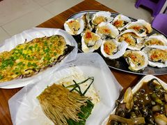 -蚝哥花姐湛江烤生蚝(美丽湾市场店)
