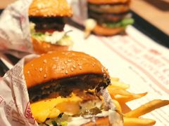 -The Habit Burger Grill 哈比特汉堡(爱琴海店)
