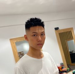 -15C7 男士理发馆 烫染专业店
