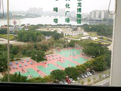 -迈豪国际酒店-百老汇旋转西餐厅