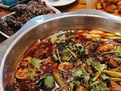 -爆炸头阿姨小四川正宗川味小吃(无任何分店)