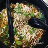 夫妻小店 价格也很好 而且附近有很多小吃