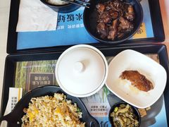 -老娘舅餐厅(黄龙体育中心店)