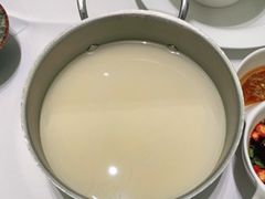 -红鼎豆捞·非遗鲍皇汤火锅(宝丰路店)