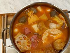 -谷莠子花艺·气球派对·绿植造景·花艺沙龙(金光华广场店)