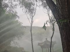 -雪山彩虹谷景区