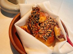 餐前面包配黄油-弗兰克牛排西餐厅Ribone steak house(柠檬花园店)