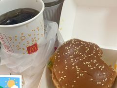 -麦当劳(展览路店)
