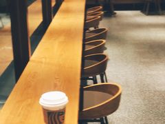 用餐区-星巴克(北京市民生金融中心店)