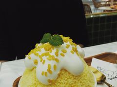 芒果肉加芒果冰淇淋-丹礼糖甜品