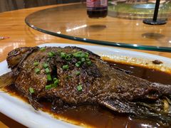 葱烤鲫鱼-荣家小吃(紫阳街店)