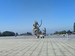 -巴陵广场