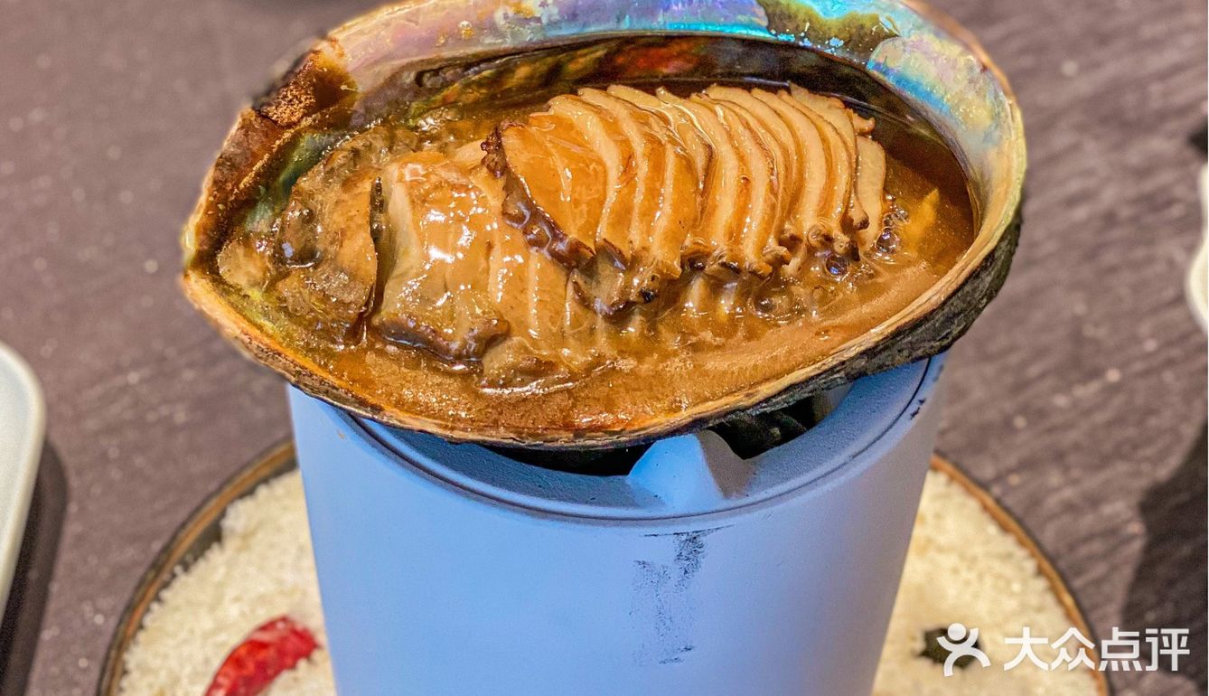 新派融合川菜，以味道为根本，以匠造为灵魂。