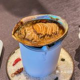 新派融合川菜，以味道为根本，以匠造为灵魂。