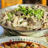 乐山，土著带我打打卡的跷脚牛肉