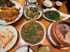 -老滇山寨•云南特色菜•地方菜•民族风情歌舞表演(金碧店)