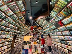 -钟书阁(珍园店)