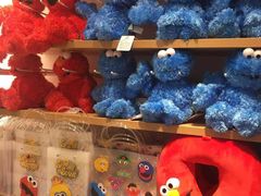 -名创优品(山东青岛市新业广场店)