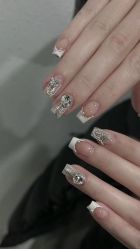 -董小姐日式美甲美睫·皮肤管理