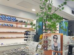-视野联行眼镜·蔡司·依视路(省体育馆店)