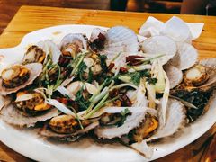 油泼扇贝-老东镇啤酒屋海鲜加工·蒸汽海鲜·海鲜烧烤(台东店)