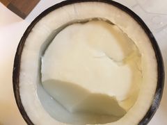 -志龙皇冠吃货椰子铺