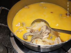 养颜金汤花胶猪肚鸡-煲宫猪肚鸡(昆山金鹰国际购物中心店)