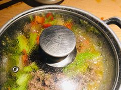 猫儿山的小黄牛-吃饭皇帝大土家民族菜(正大广场店)
