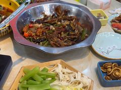 -休记光头香辣蟹干锅(绵竹店)