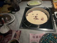 -尚尚仙·酸汤猪手·猪肚鸡火锅(华联万柳购物中心店)