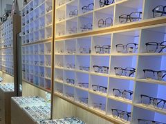 -天空之镜眼镜店蔡司依视路配镜授权零售店(望京颐堤港店)