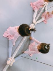 -昕艺尚皇家芭蕾舞蹈中心