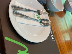 -Chom Cafe and Restaurant