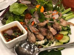 -Chom Cafe and Restaurant