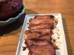 烤脆皮（土）猪肉-中8楼风尚云南菜(颐堤港店)