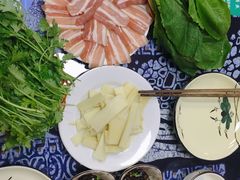 -弘烨 贵州酸汤 鱼火锅(东财店)