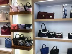 -Longchamp(佛罗伦萨小镇奥特莱斯店)